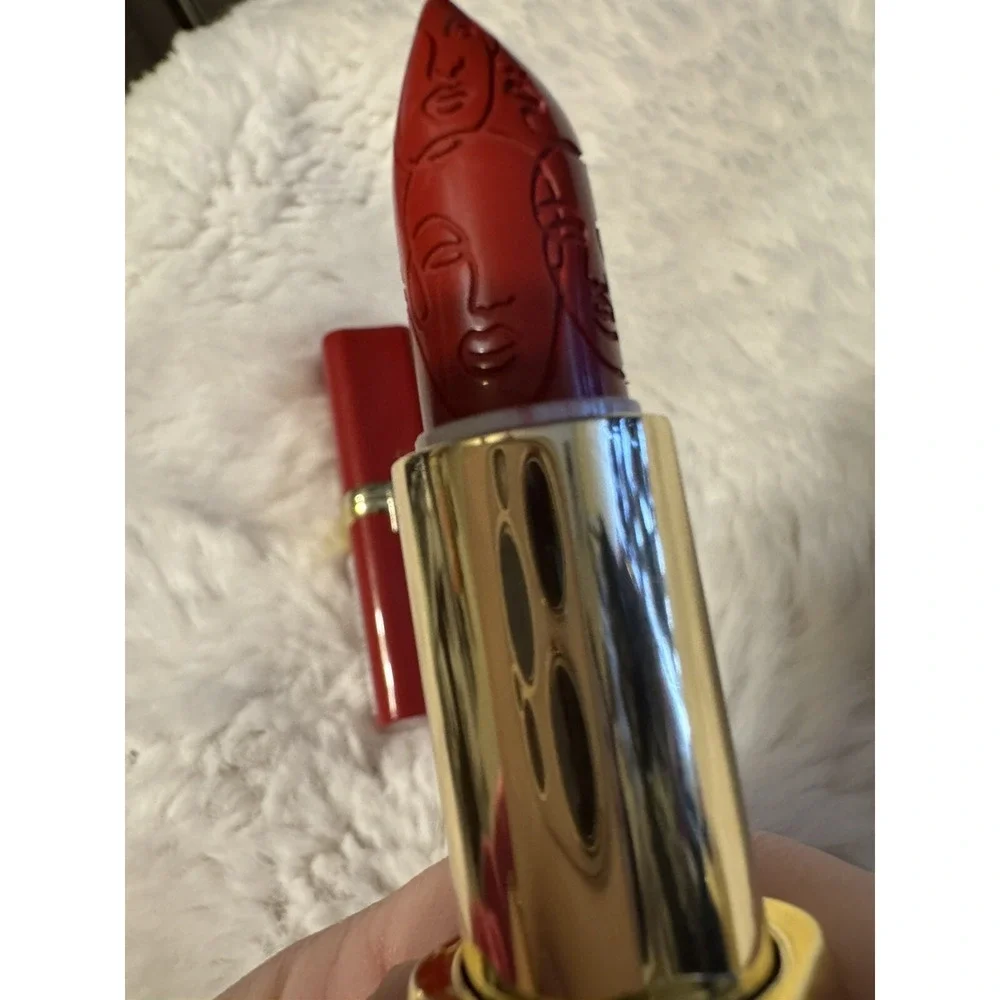 L'Oréal Paris Red Lipstick 300‎ Vintage New Color Riche Le Rouge Liberte Rare